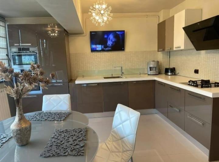 Apartament Lux Ultracentral Craiova Ngoại thất bức ảnh